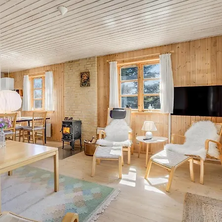 Holiday home 2 Bedroom Gorgeous In Hals