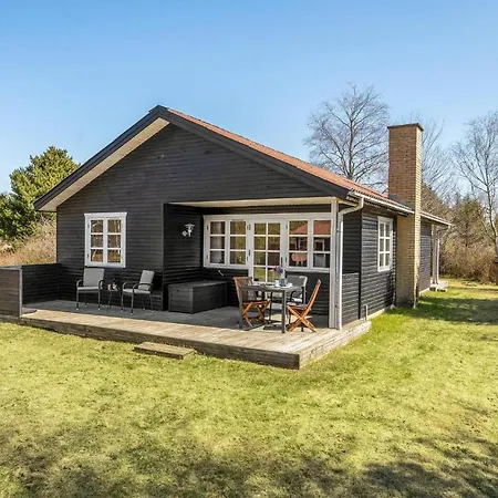 2 Bedroom Gorgeous In Holiday home