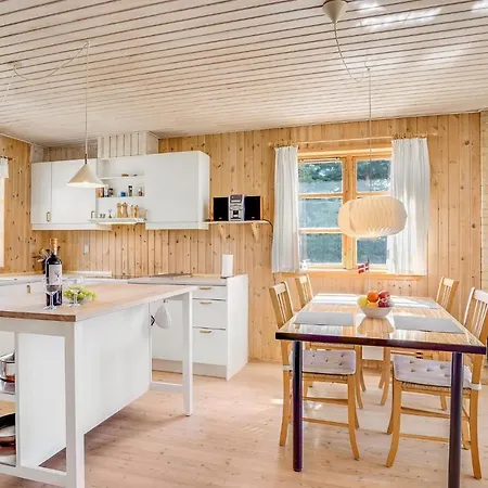 2 Bedroom Gorgeous In Hals